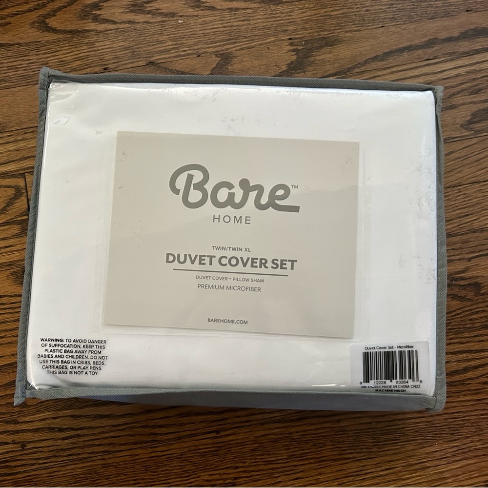 Brand new White Duvet Cover Set and sham